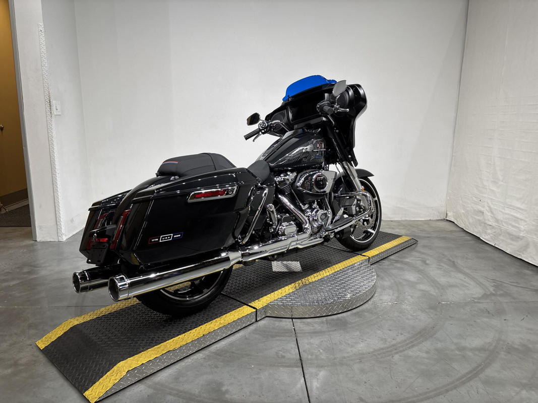 Street Glide®