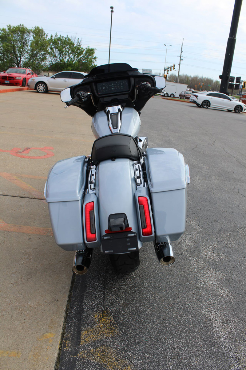 Street Glide®
