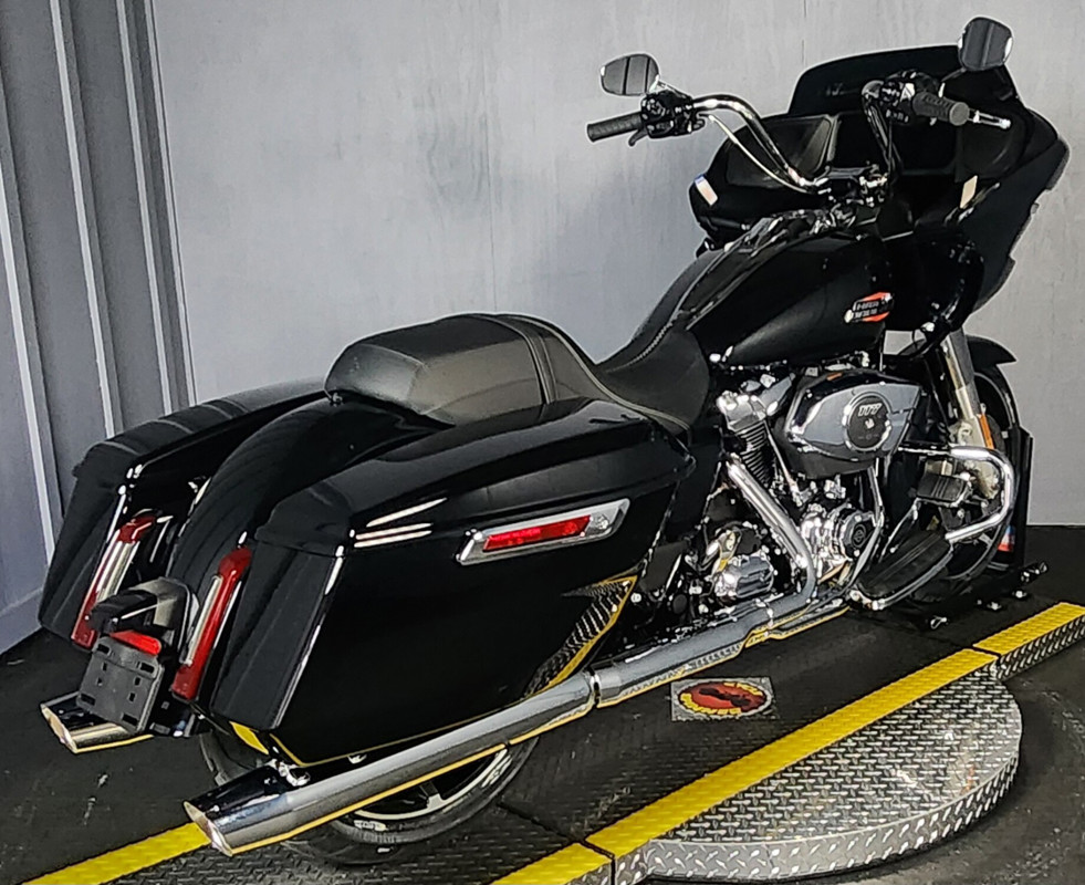 Road Glide®