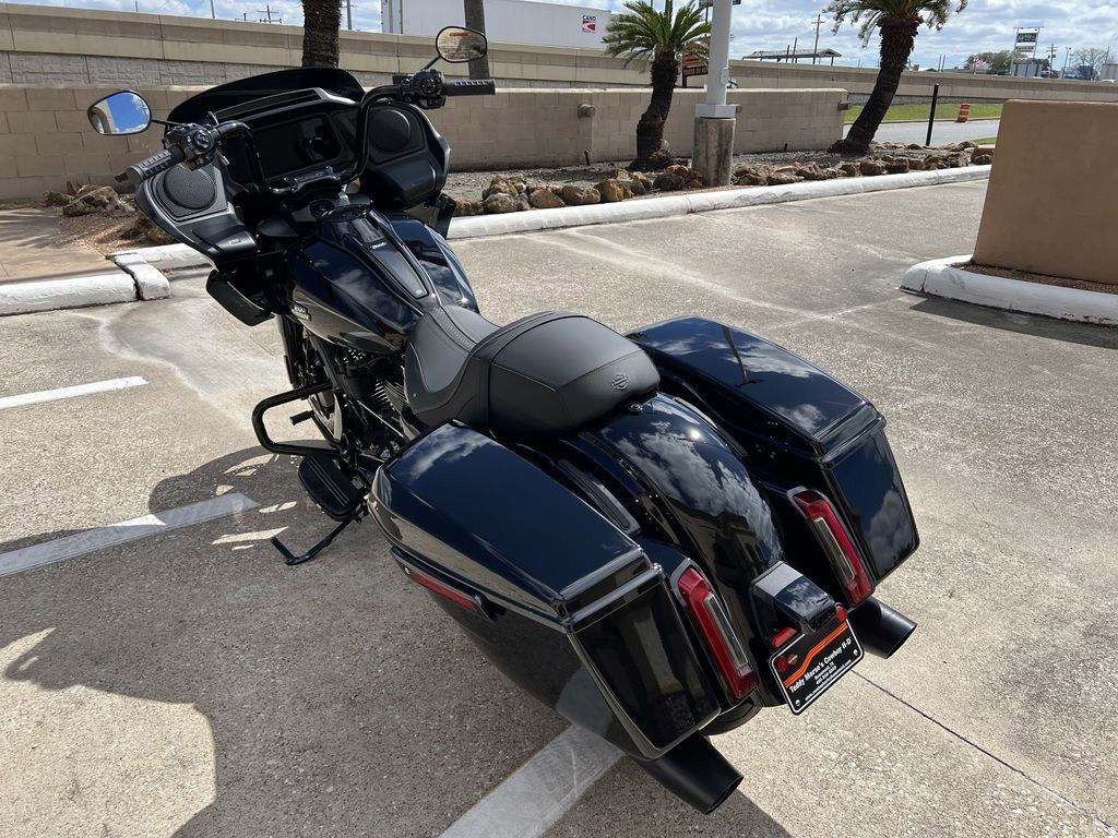 Road Glide®