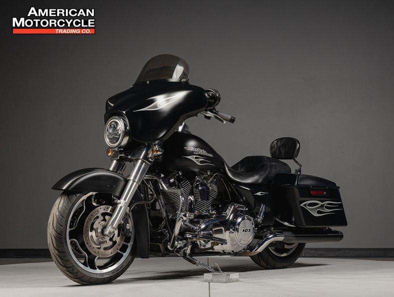 Street Glide®