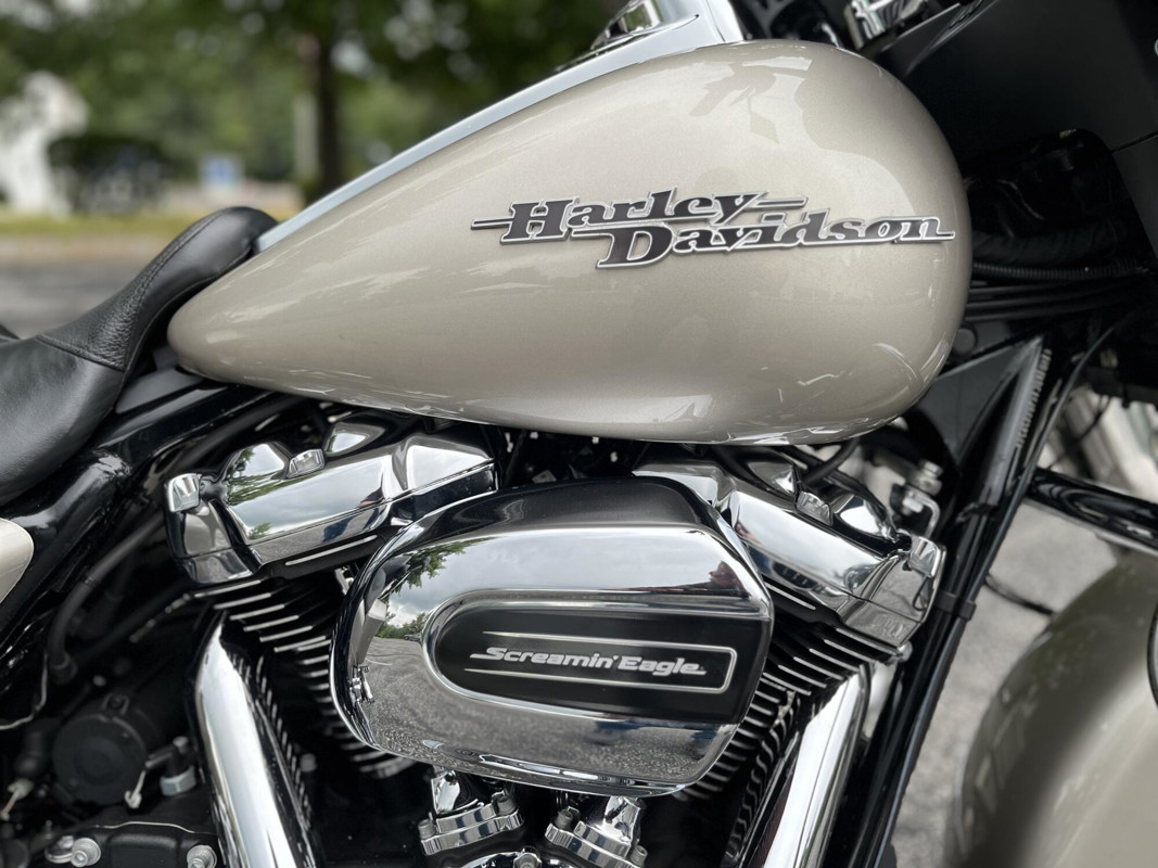 Street Glide®
