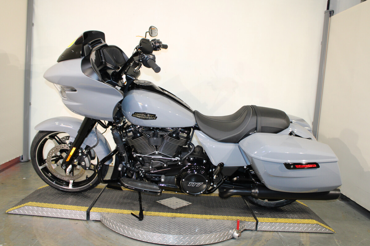 Road Glide®