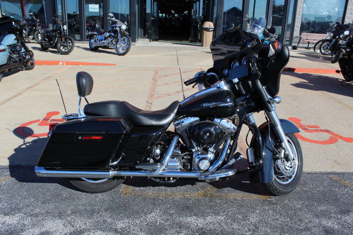 Street Glide®