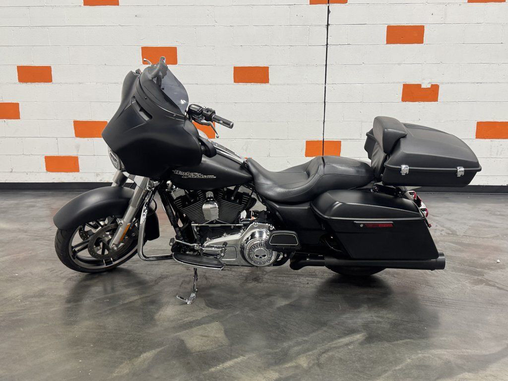 Street Glide®