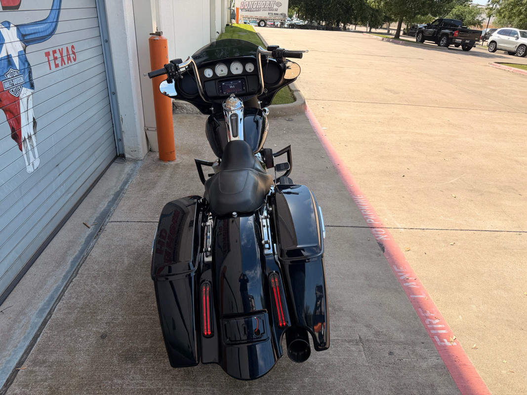 Street Glide®