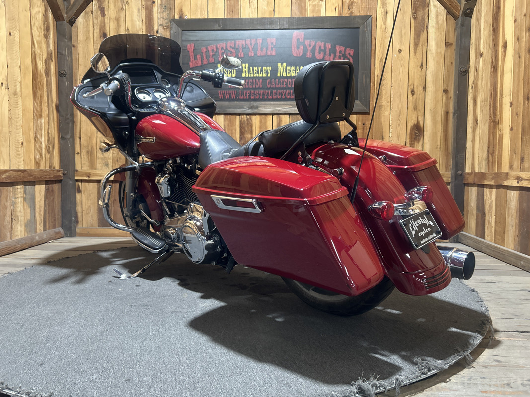 Road Glide®