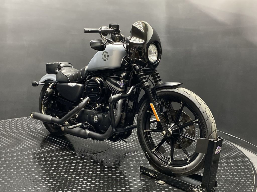 Iron 883®