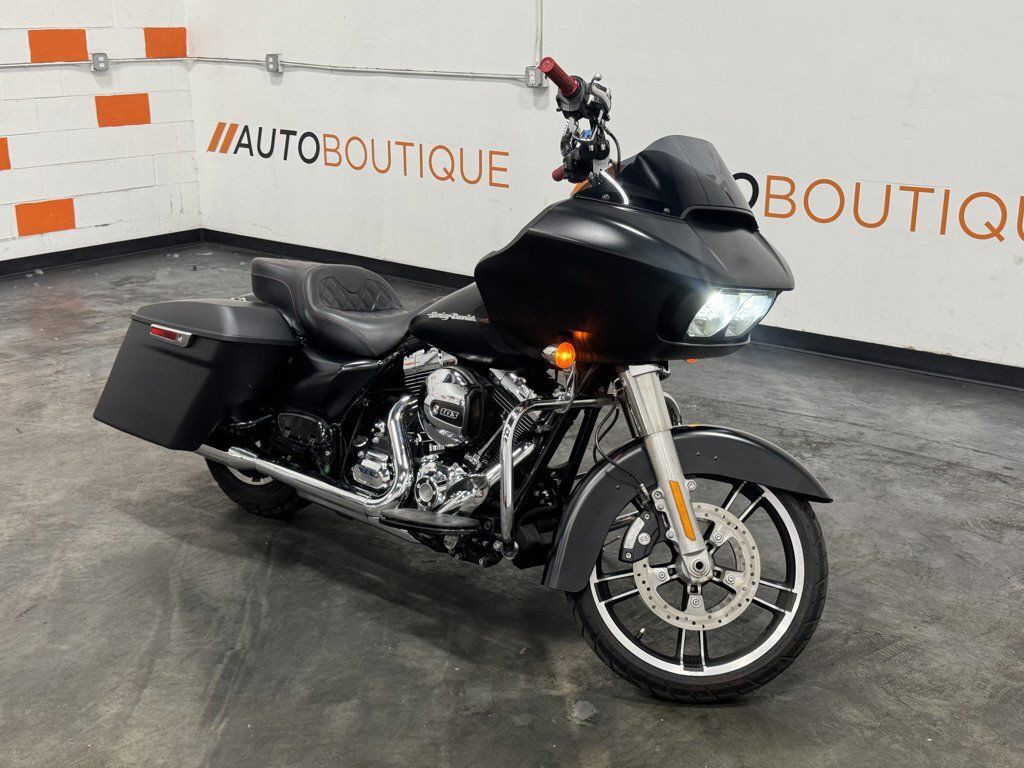 Road Glide®