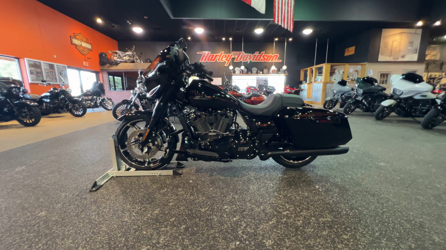Street Glide®