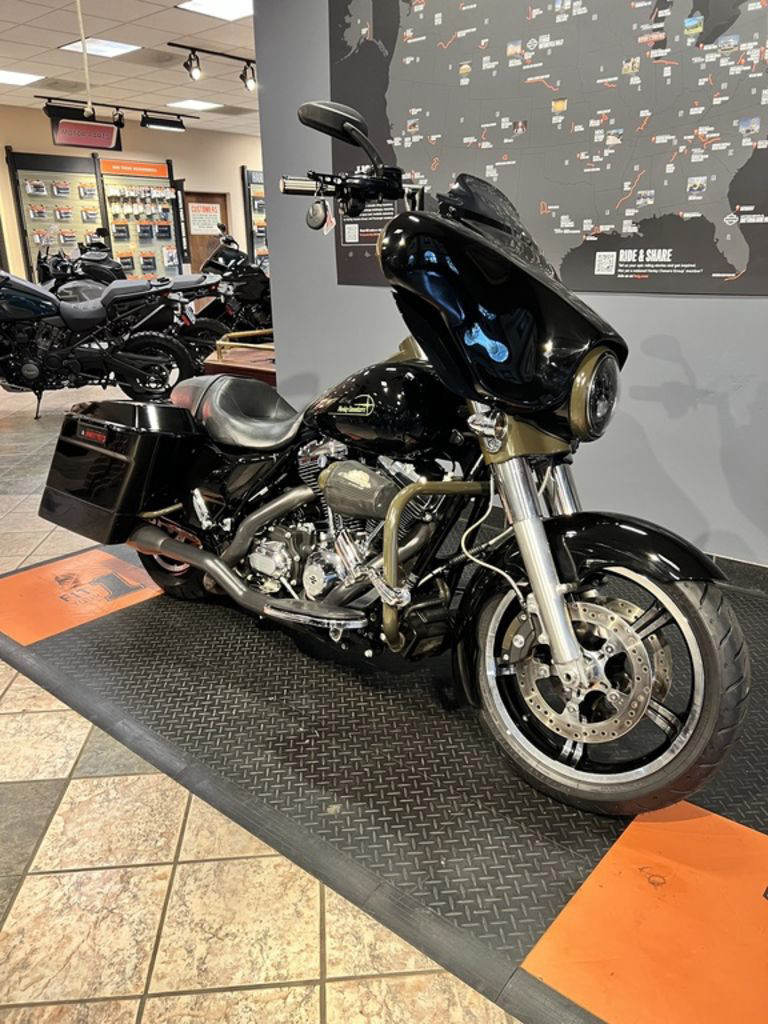 Street Glide®