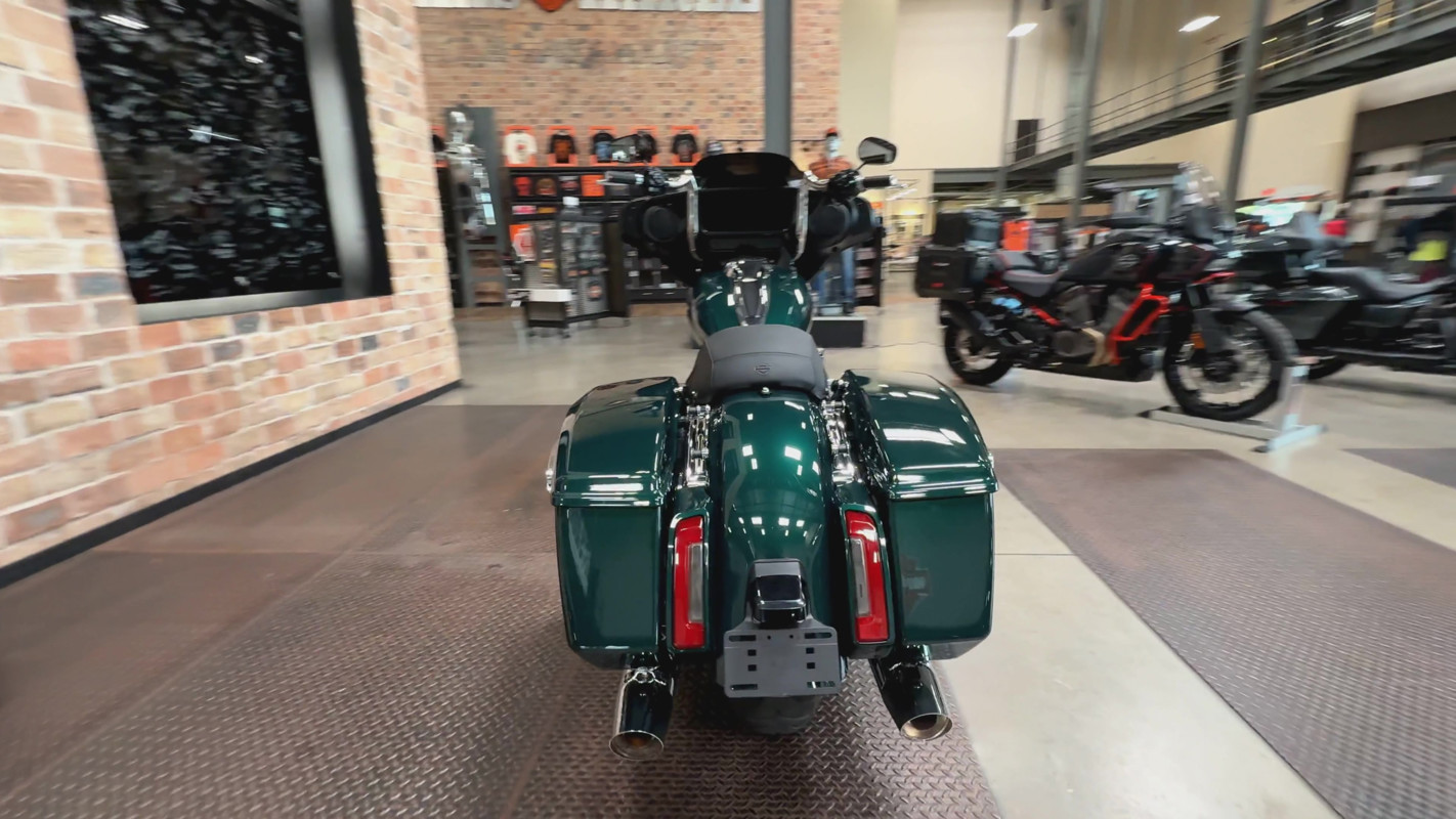 Street Glide®