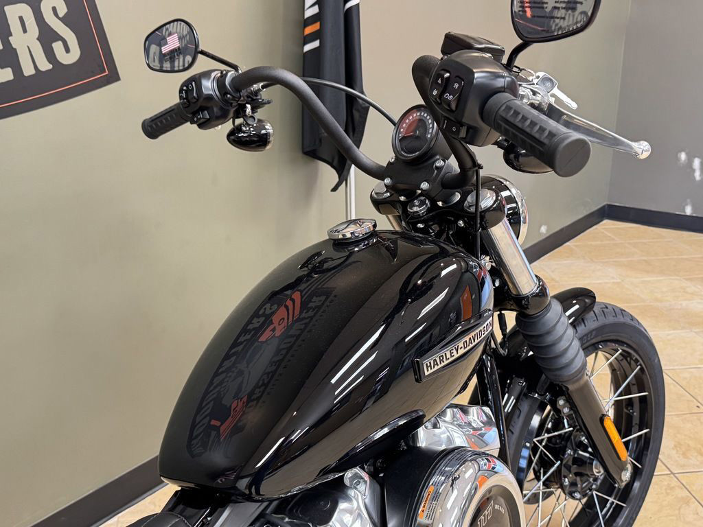 Street Bob®