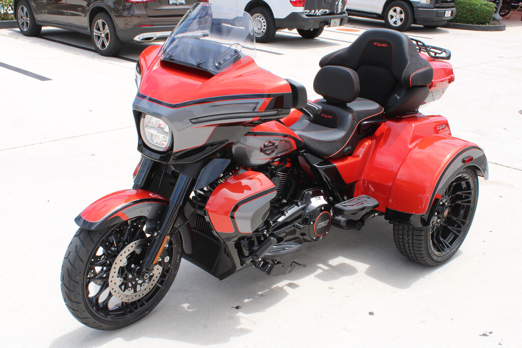 CVO® Street Glide® 3 Limited