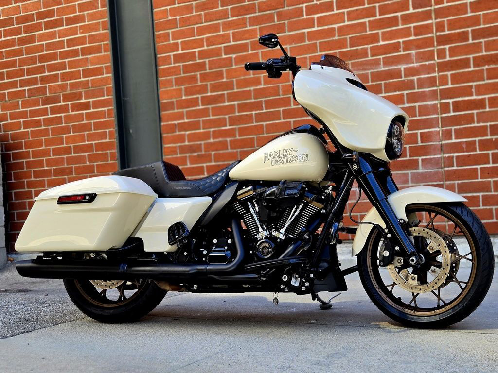 Street Glide® ST