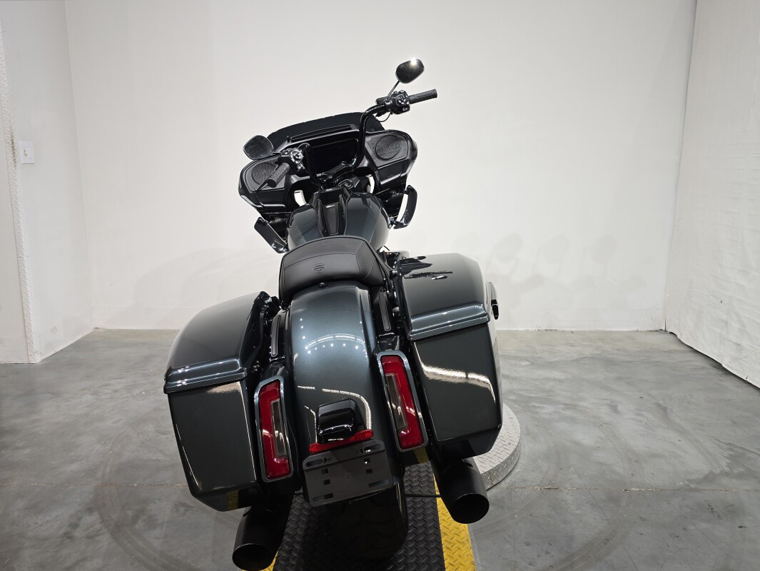 Road Glide®
