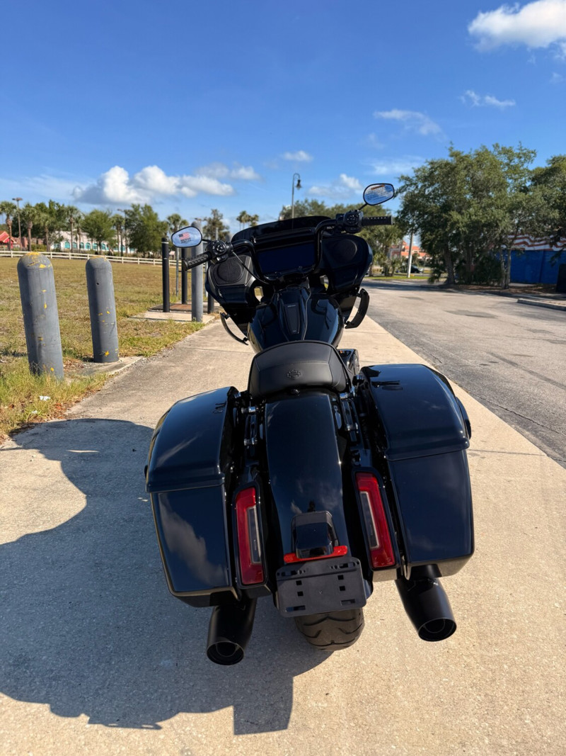 Road Glide®