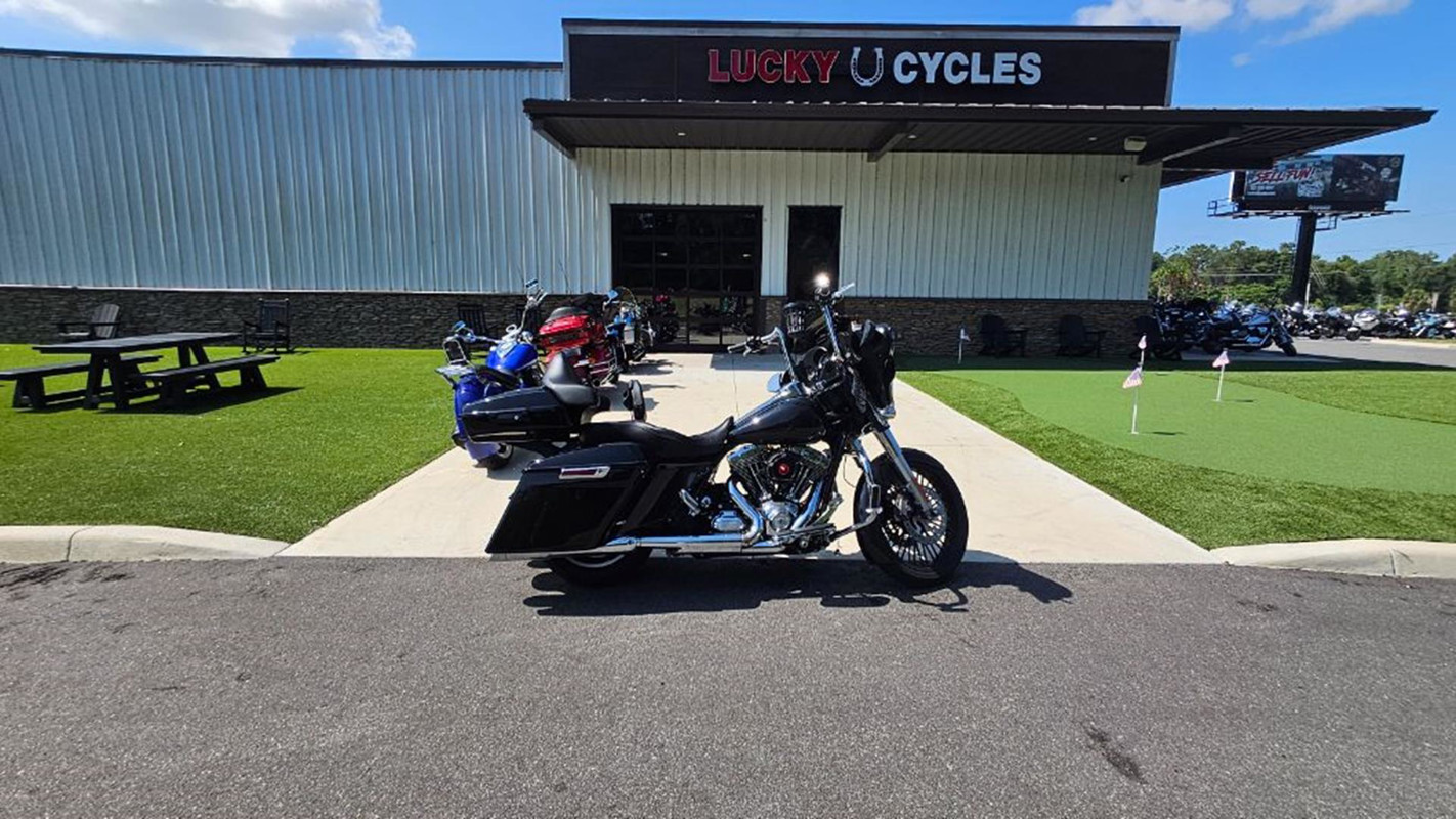 Street Glide®