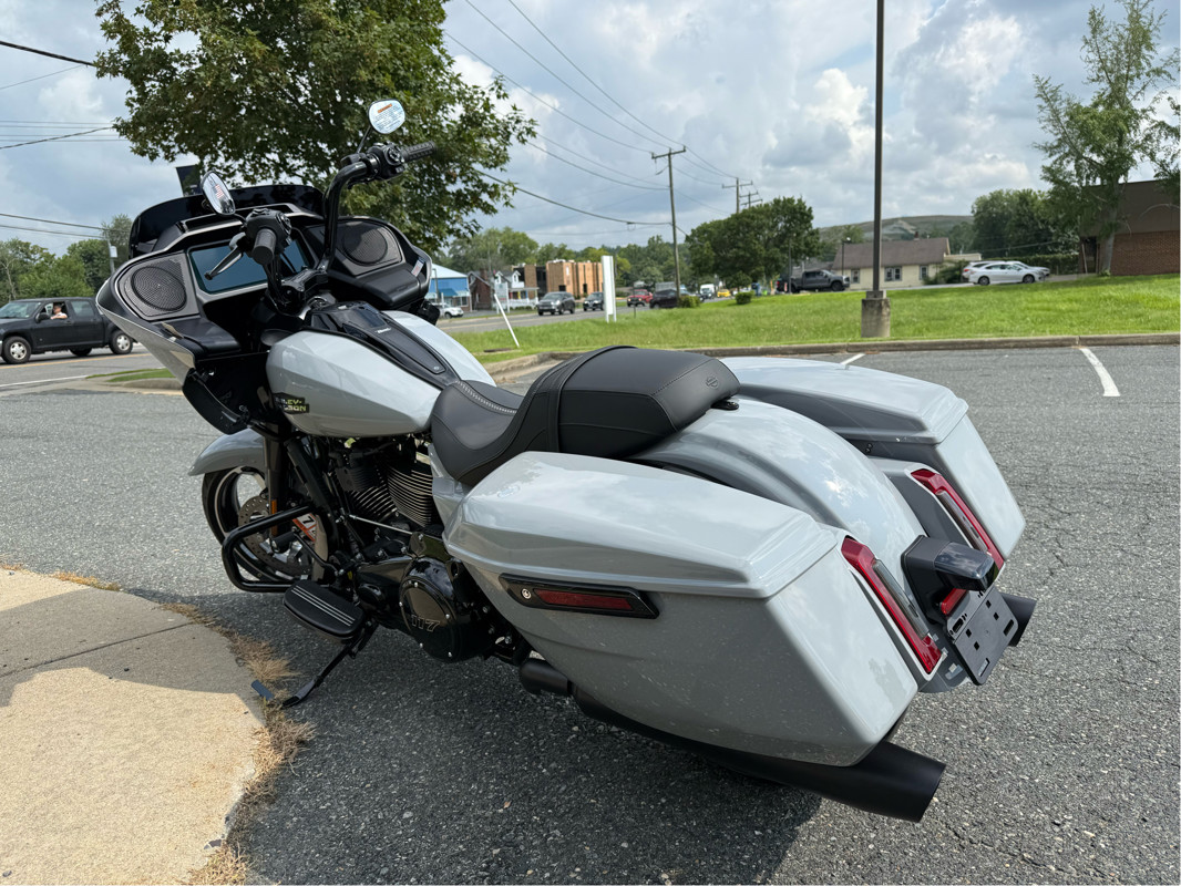 Road Glide®