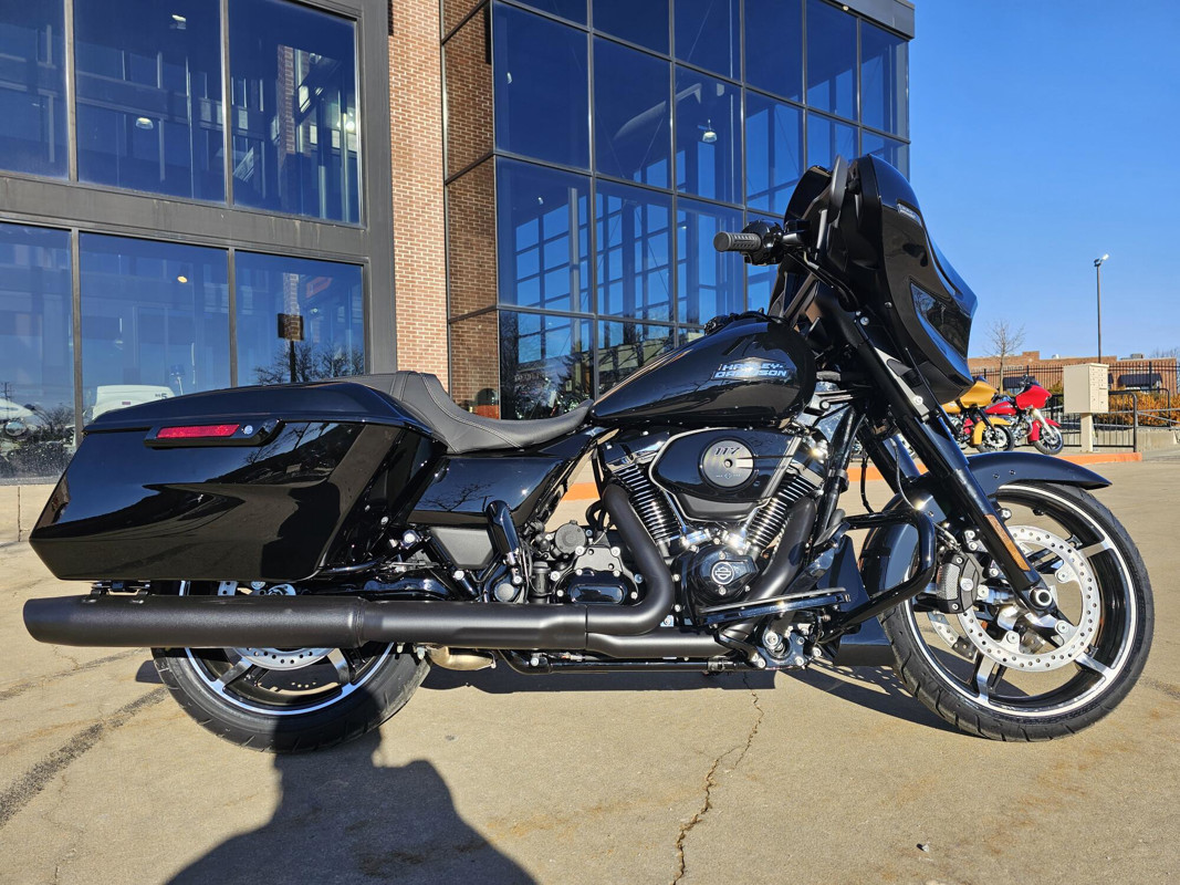 Street Glide®