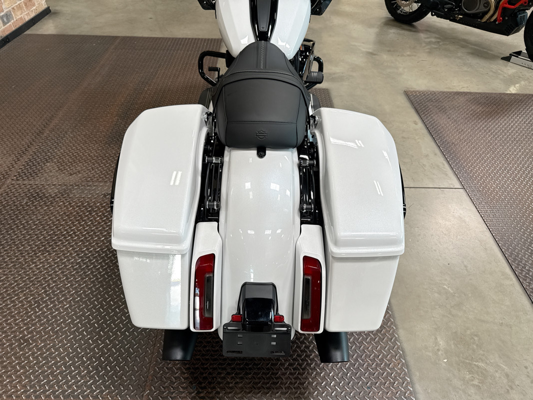 Road Glide®