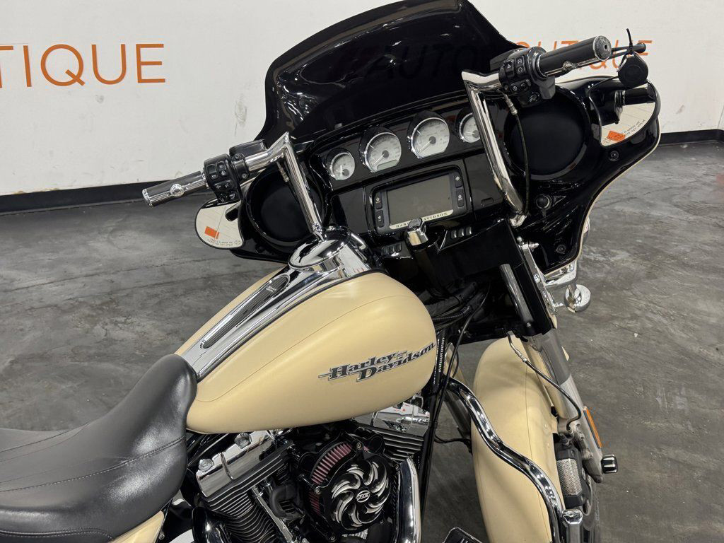 Street Glide®