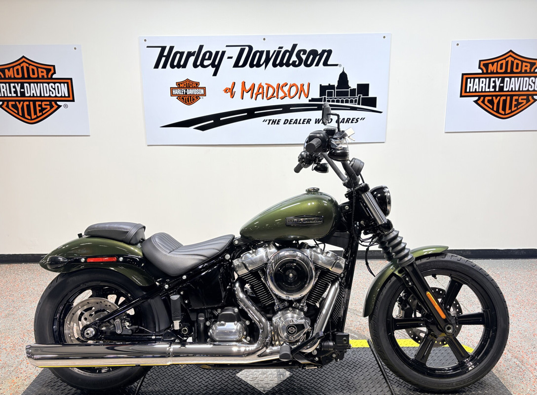 Street Bob®