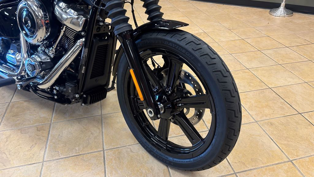 Street Bob®