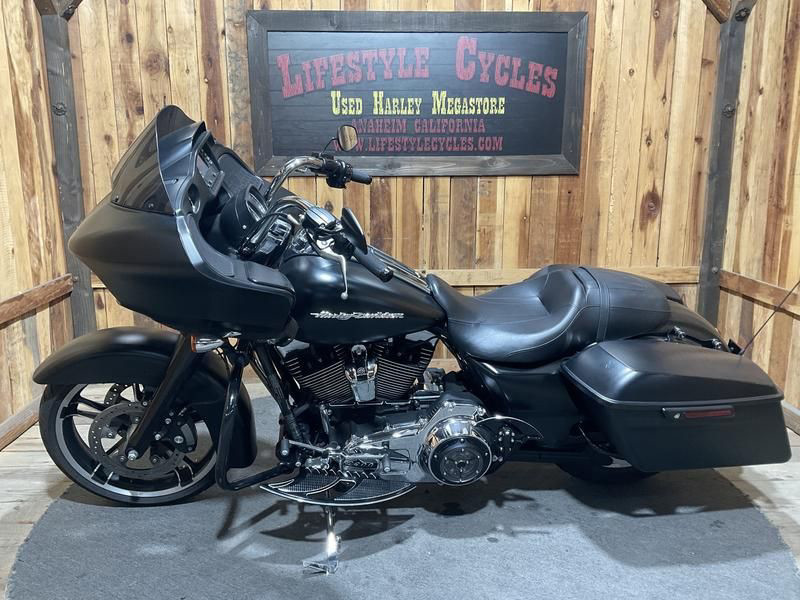 Road Glide®