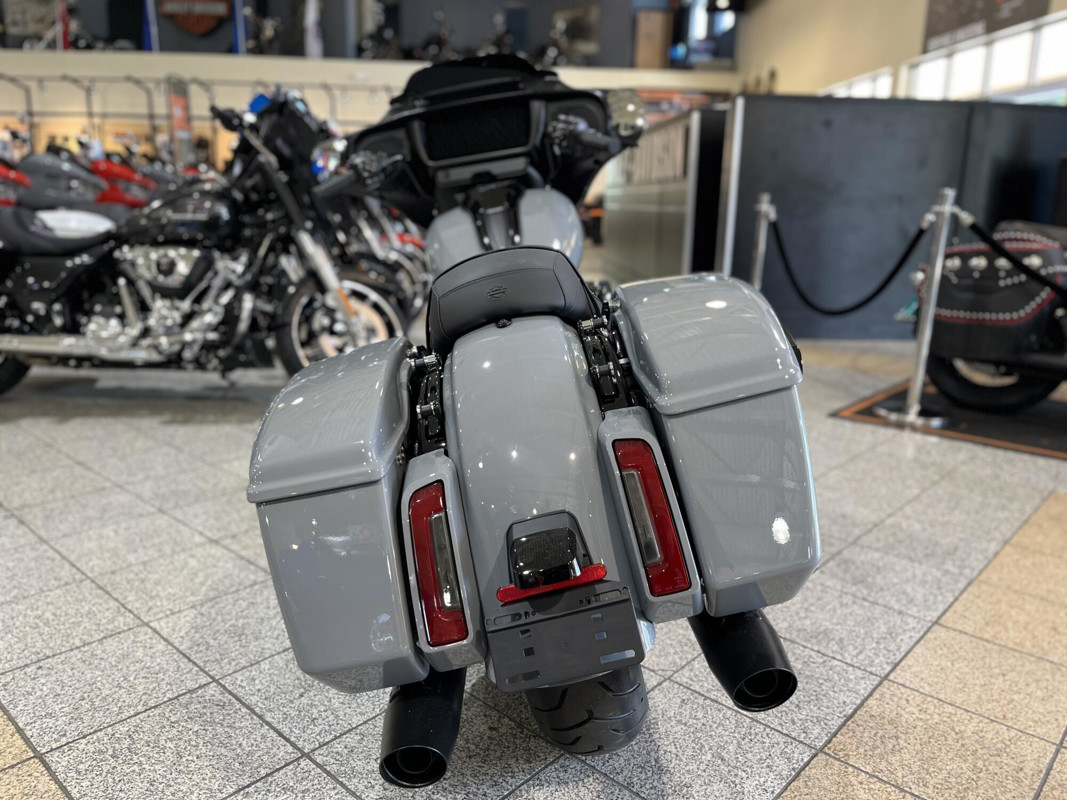 Street Glide®