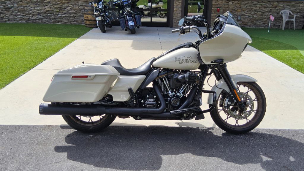 Road Glide®