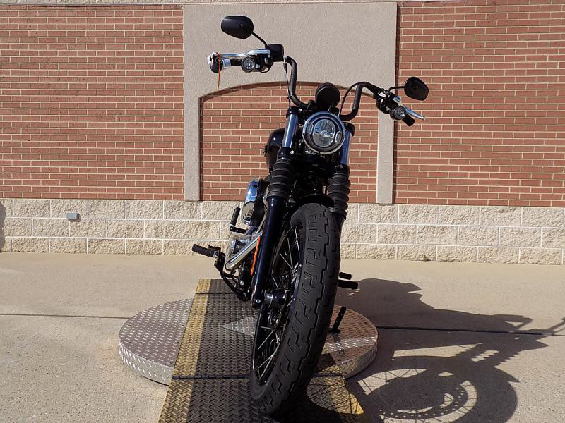 Street Bob®