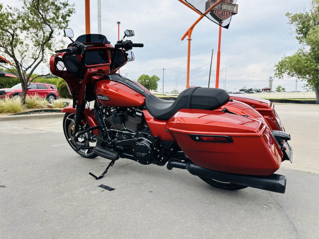 Street Glide®