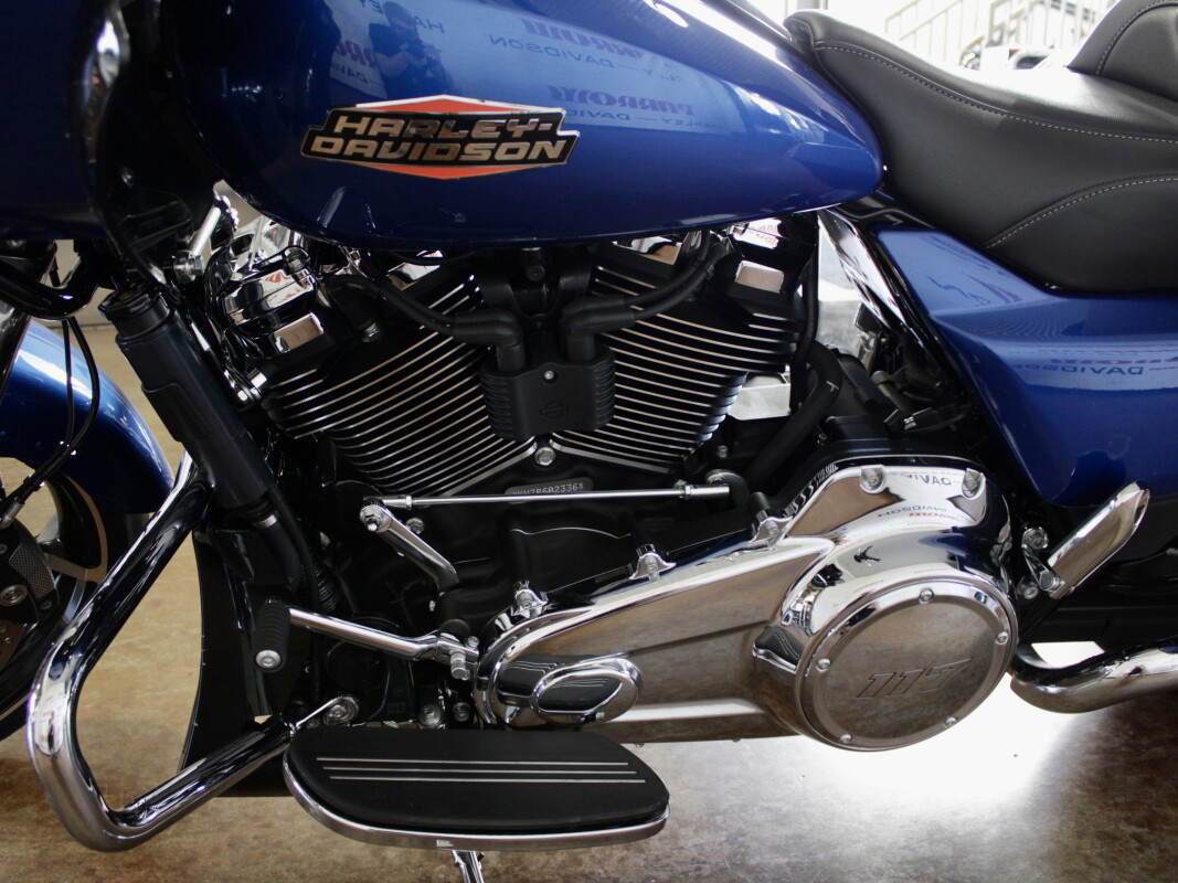 Road Glide®