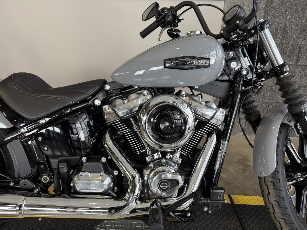 Street Bob®