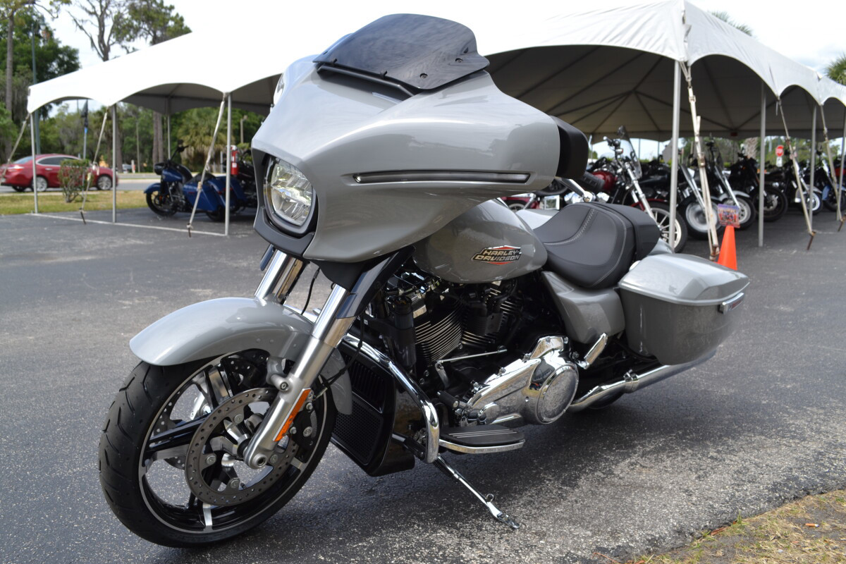 Street Glide®
