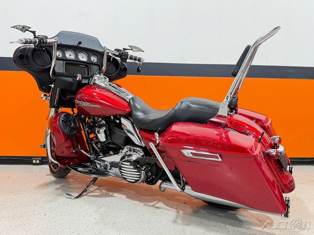 Street Glide®