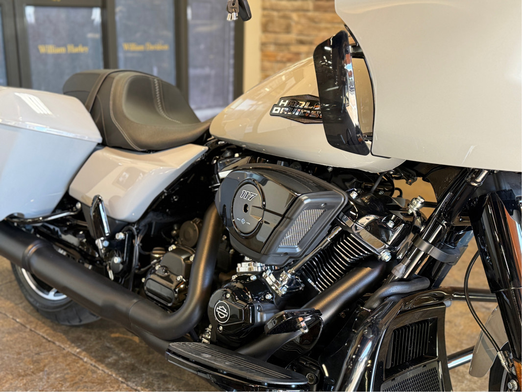 Road Glide®