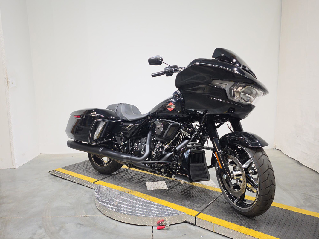 Road Glide®