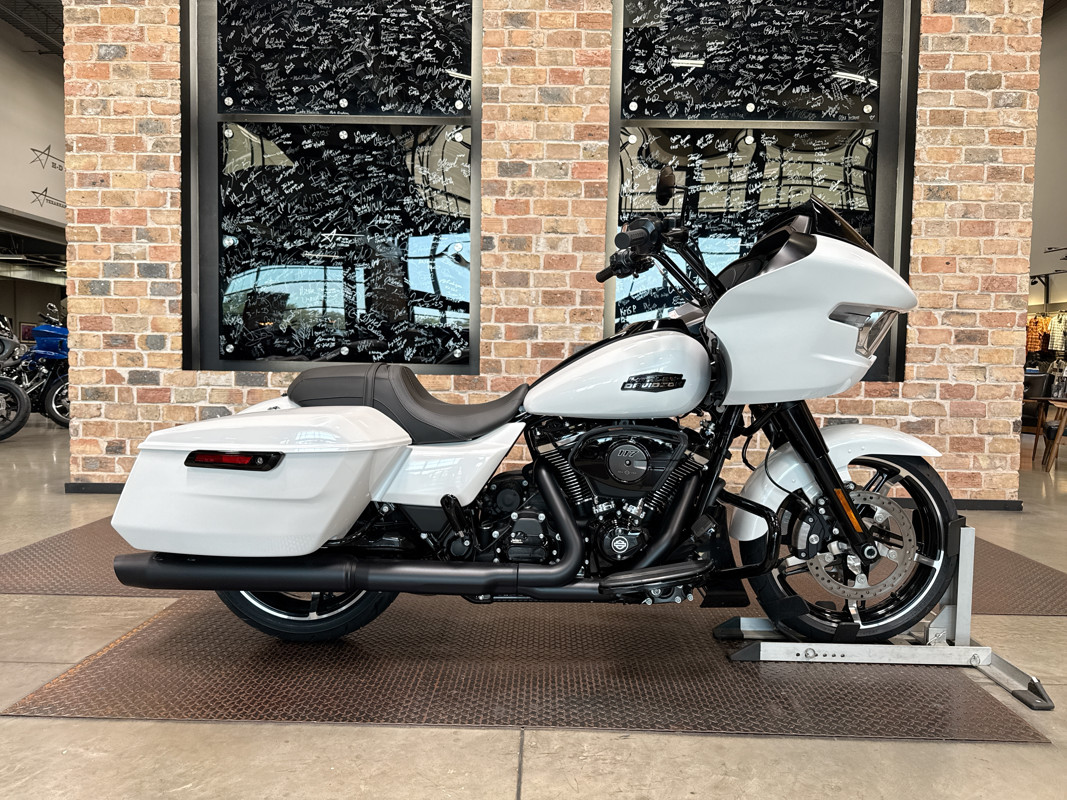 Road Glide®