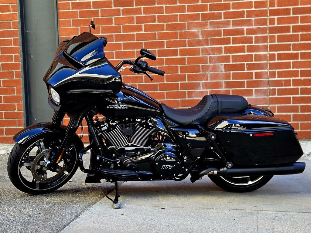 Street Glide®