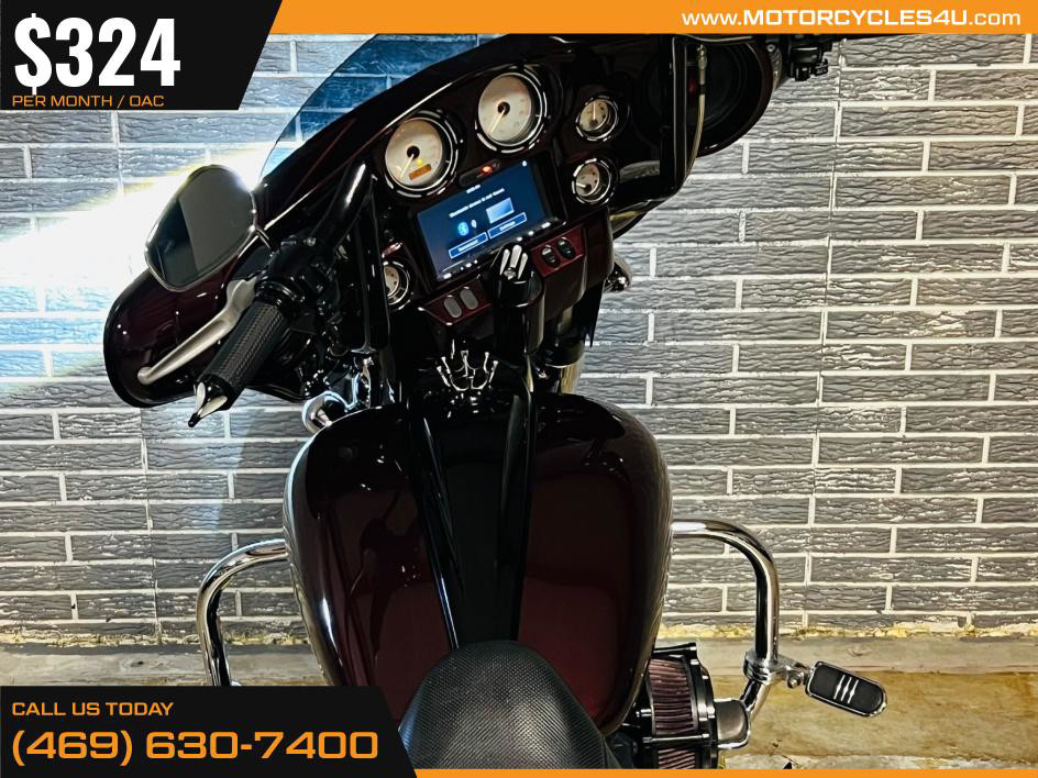 Street Glide®