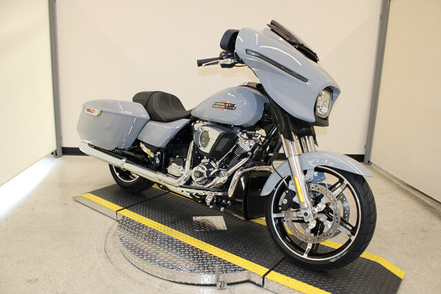 Street Glide®