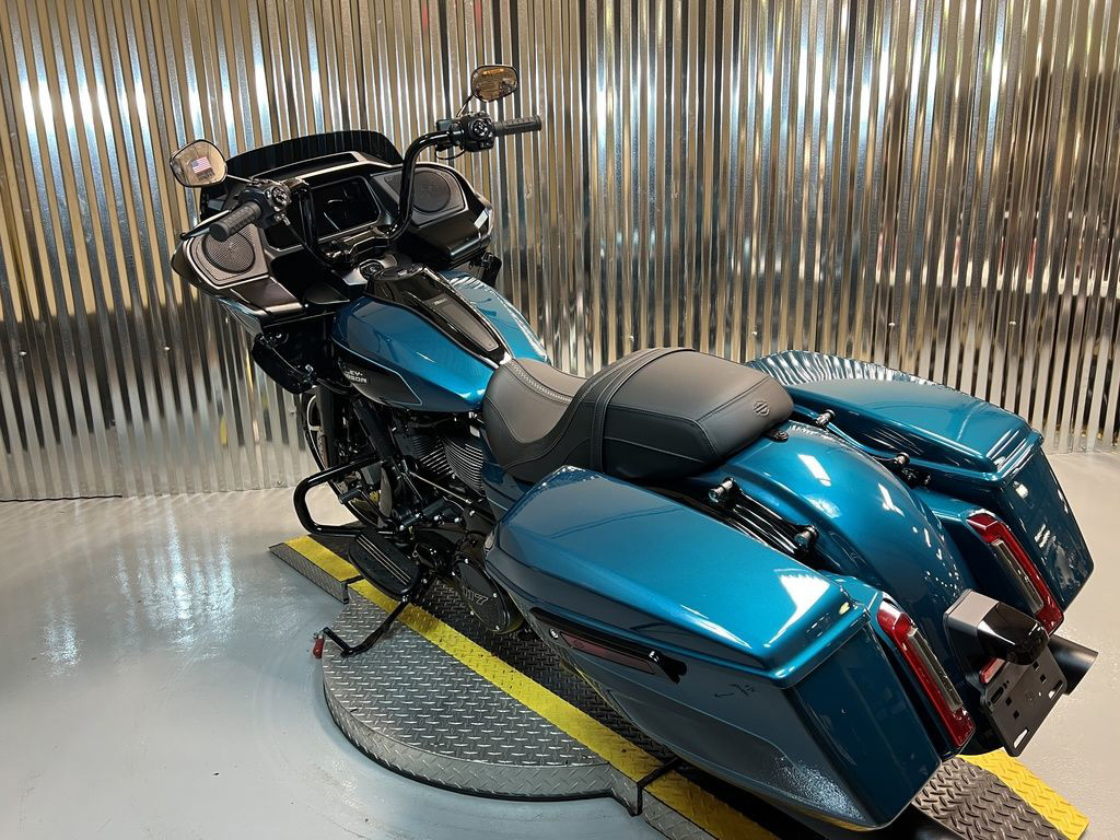 Road Glide®