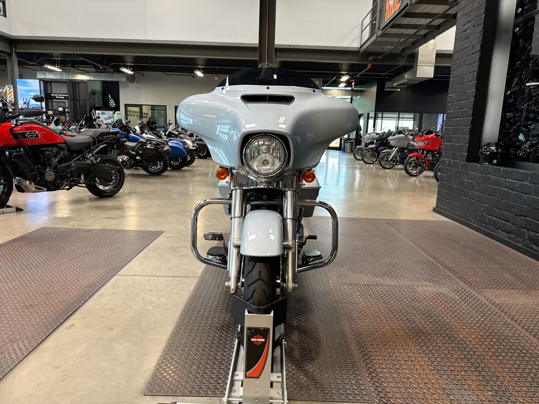 Street Glide®