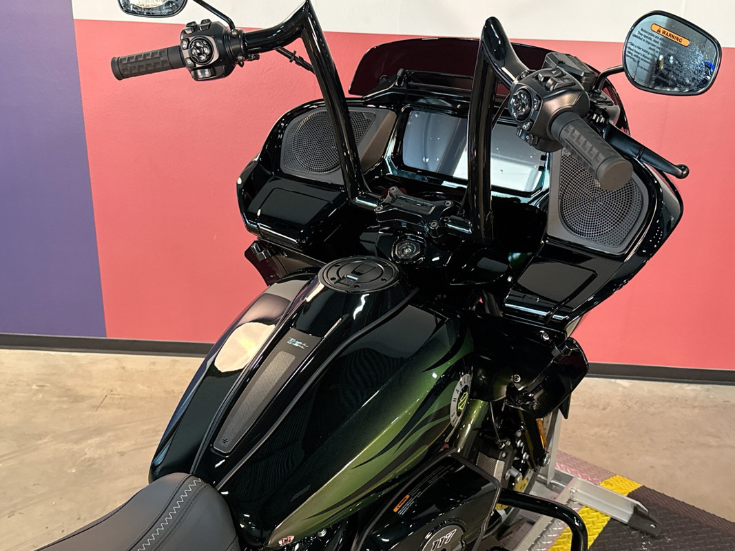 Road Glide®