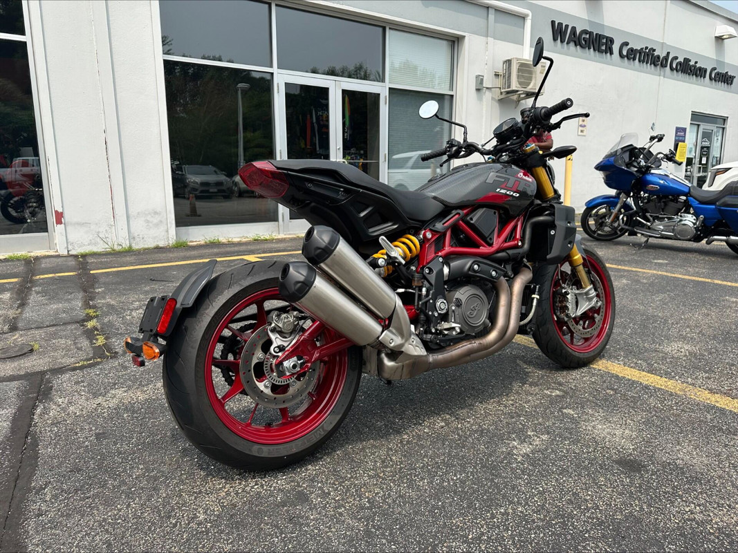 FTR R Carbon