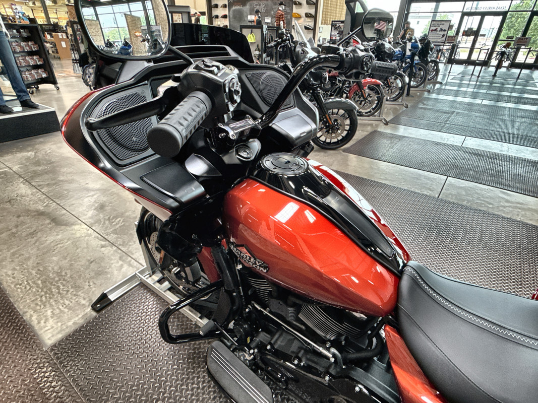 Road Glide®