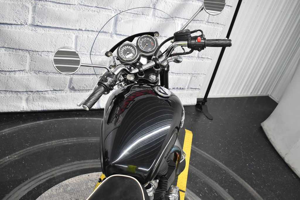 Bonneville T100