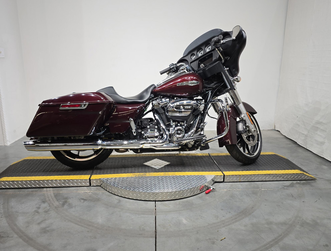 Street Glide®